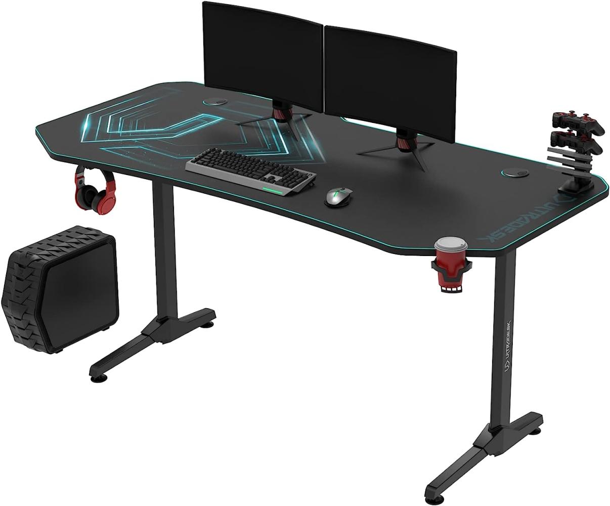 ULTRADESK Frag XXL | Ergonomischer Gaming-Schreibtisch mit großer Arbeitsfläche & XXL-Pad, 2 Kabeldurchlässe | Gut für Home Office, Fach für Steckdosenleisten | Stahlgestell, Blaues Pad, 160x75 cm Bild 1