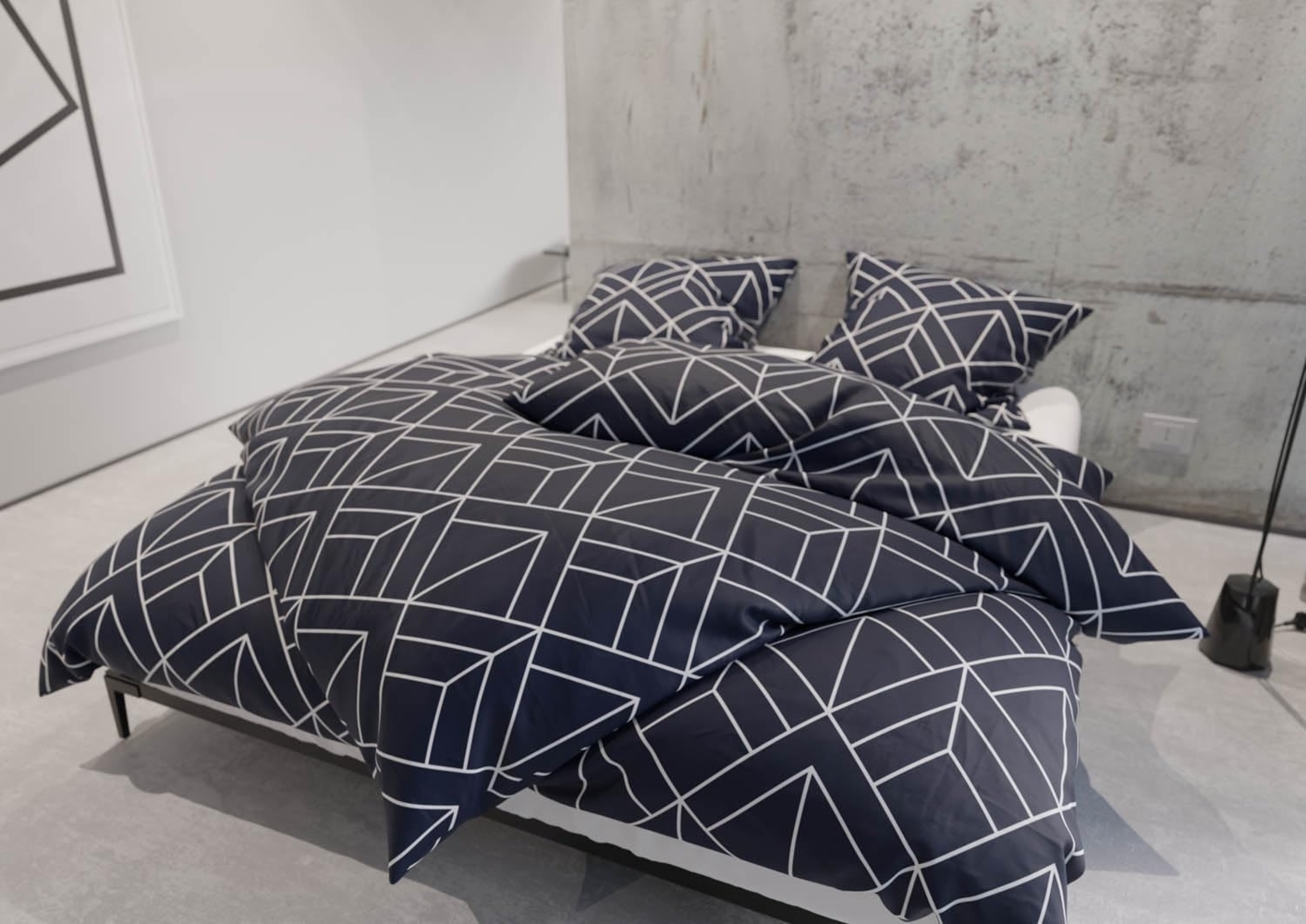 Mako Satin Bettwäsche Urban Geometric dunkelblau 135x200 + 80x80 Bild 1