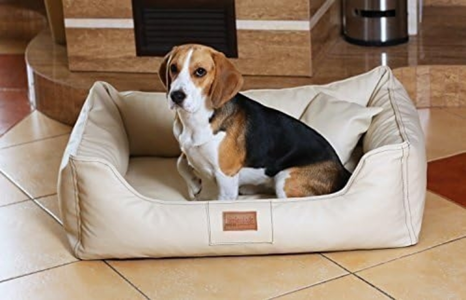 tierlando® Tierbett tierlando® Orthopädisches Hundebett Maddox Kunstleder Hundesofa Mittel Bild 1