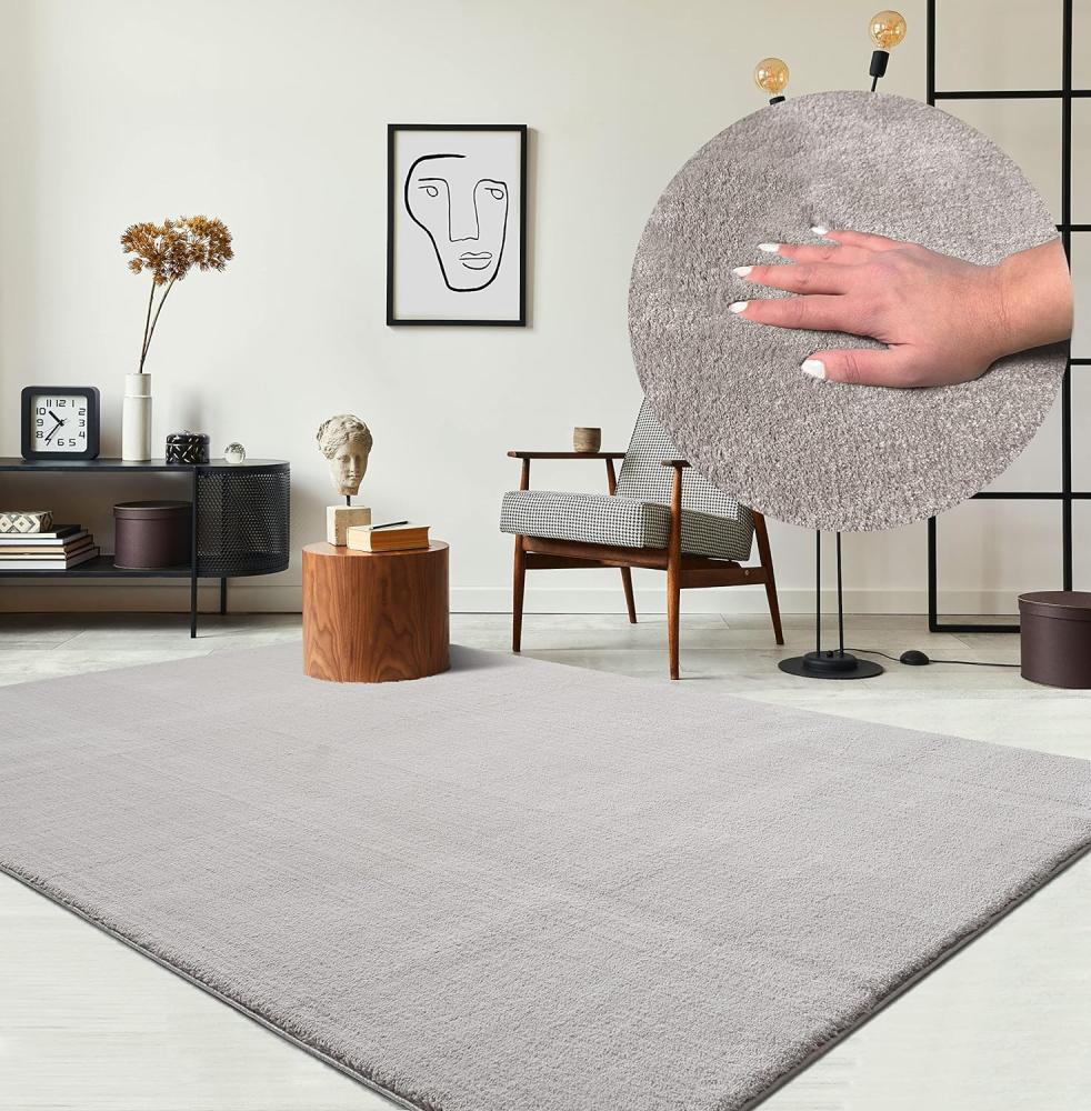 the carpet Relax kuscheliger Kurzflor Teppich, Anti-Rutsch Unterseite, Waschbar bis 30 Grad, Super Soft, Felloptik, Sand, 120 x 160 cm Bild 1