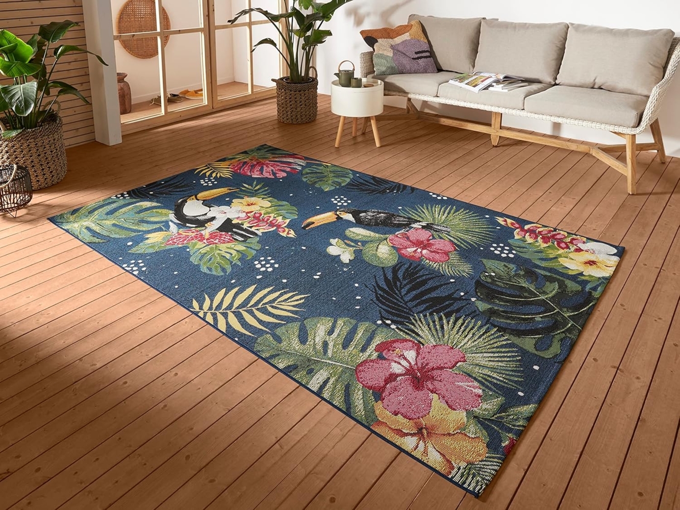 Hanse Home Tropical Dream In- & Outdoor Teppich – Flachgewebe Tropical Jungel Florales Palmen Design, ÖKO-TEX Wetterfest & UV-beständig für Balkon, Terrasse, Garten – Blau Multifarben, 80x165 cm Bild 1