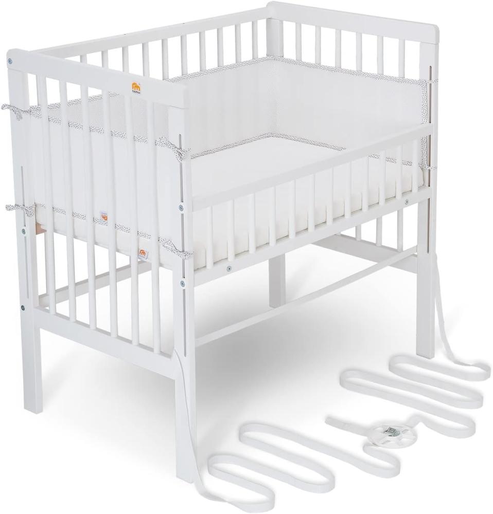 FabiMax Baby Beistellbett für Boxspringbett, TÜV geprüft 2022, inkl. Matratze und Nestchen aus Netzstoff, Buche massiv weiß, Comfort/weiß mit Punkteband Bild 1