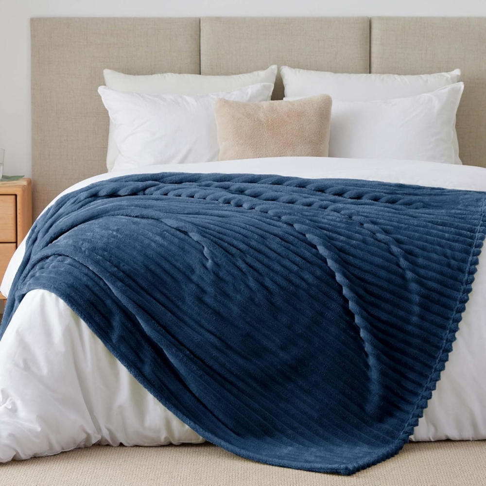 BEDELITE Kuscheldecke Flauschig Decke Extra Groß - weiche Flanell Decken Blau 230x270 für Bett, Deko Streifen Cord Fleecedecke Marineblau als Tagesdecke für Schlafzimmer, King Blanket Wide Use Bild 1