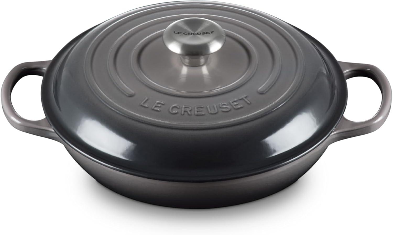 Le Creuset Signature Gusseisen Gourmet-Profitopf, Rund, Ø 26 cm, 2,2 l, Für alle Herdarten inkl. Induktion geeignet, 4,205 kg, Flint, 21180264442430 Bild 1