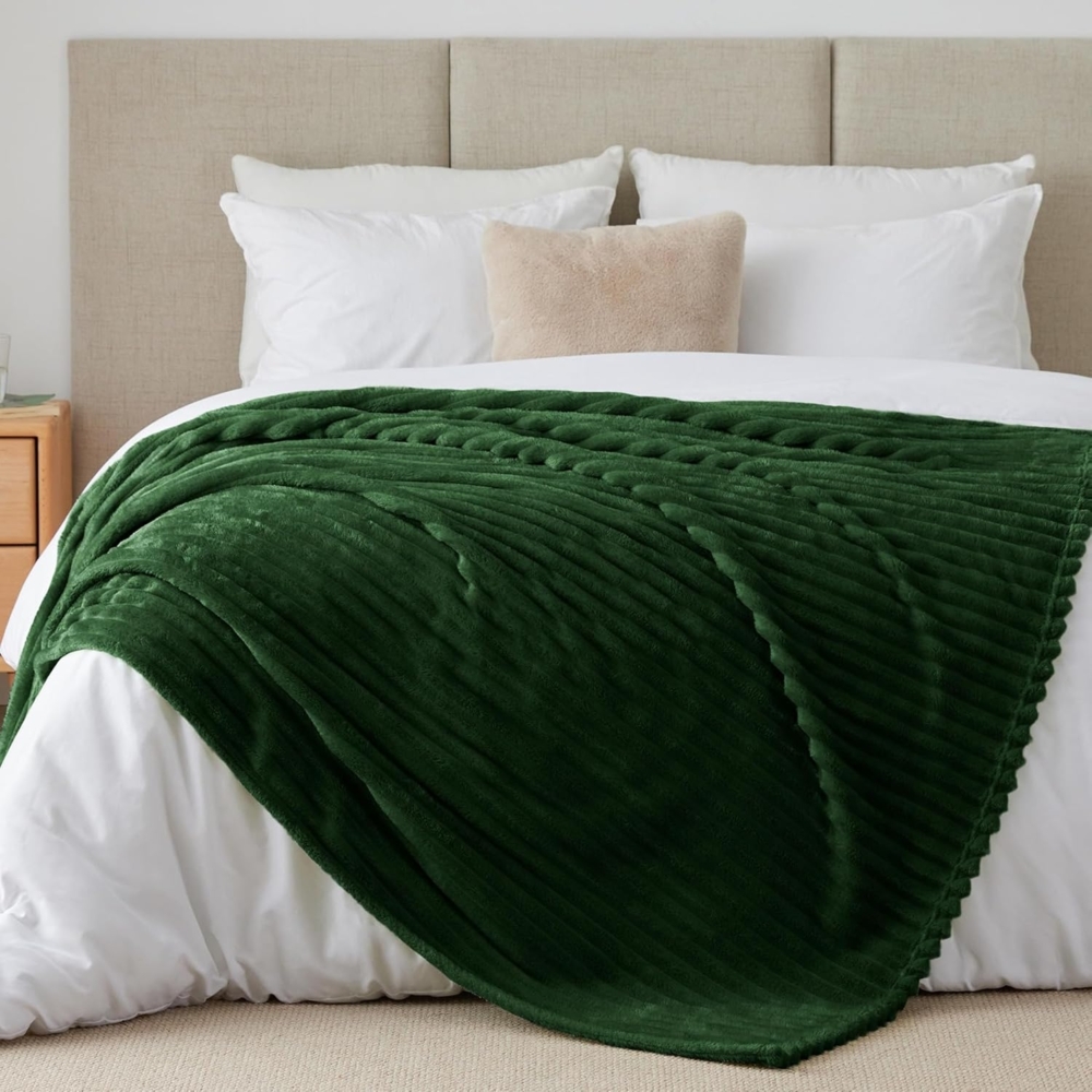 BEDELITE Kuscheldecke Flauschig Decke Extra Groß - weiche Flanell Decken Grün 230x270 für Bett, Deko Streifen Cord Fleecedecke Dunkelgrün als Tagesdecke für Schlafzimmer, King Blanket Wide Use Bild 1