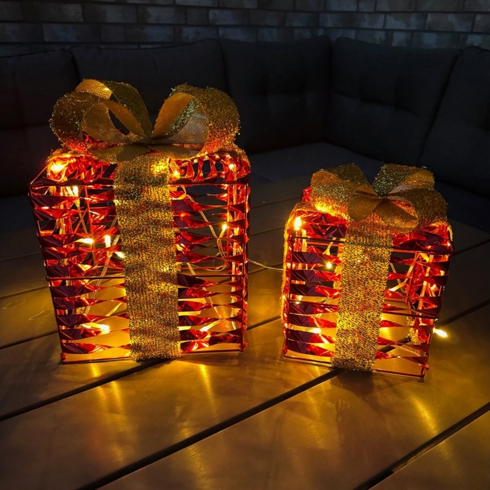 Online-Fuchs LED Dekoobjekt 2 Geschenke mit LED-Lichterkette und Folieneffekt - Weihnachtsdeko, LED-Lichterkette, warmweiß, inkl. 6-Stunden Timerfunktion - OUTDOOR geeignet Bild 1