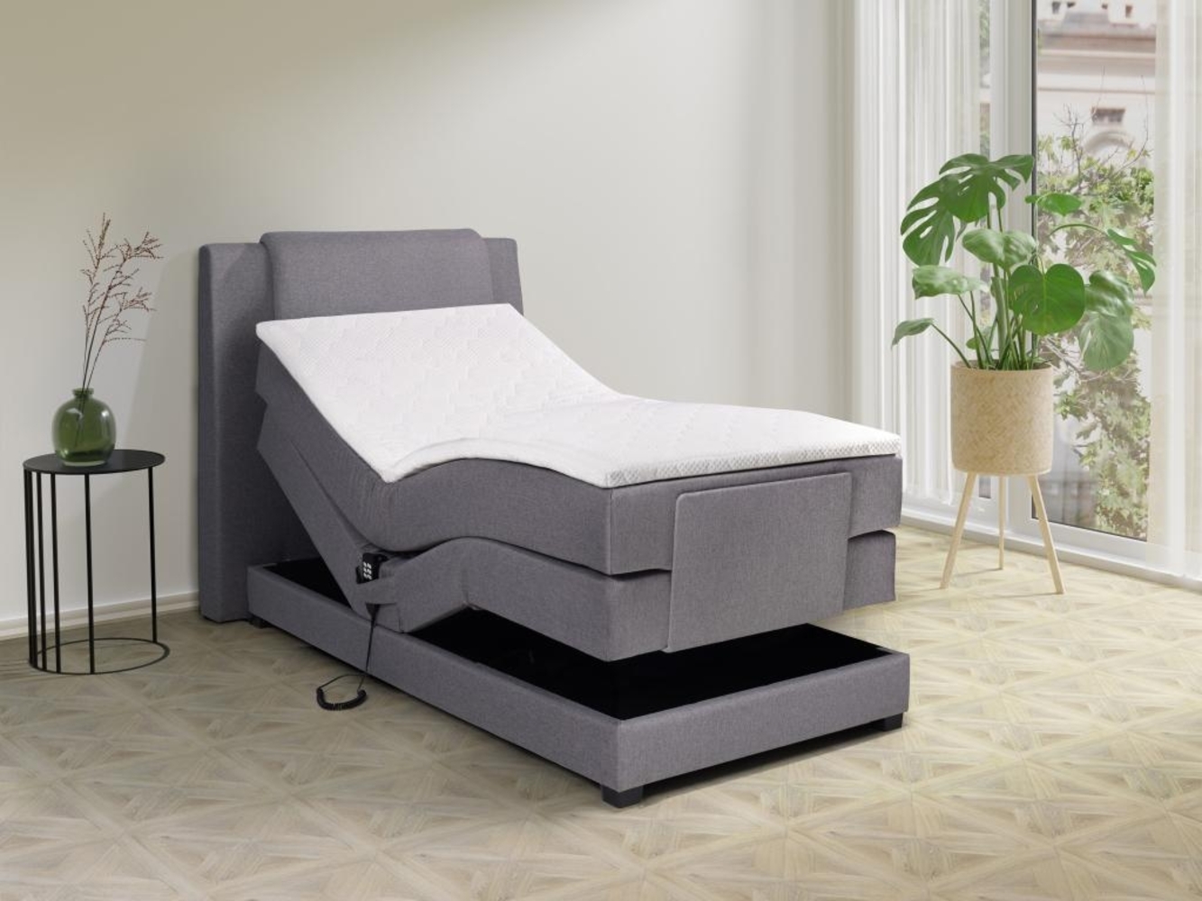 Vente-unique - Boxspringbett mit Bettkopfteil + elektrischem Untergestell mit Relaxfunktion + Matratze + Topper - 100 x 200 cm - Stoff - Hellgrau - CASTEL II von PALACIO Bild 1