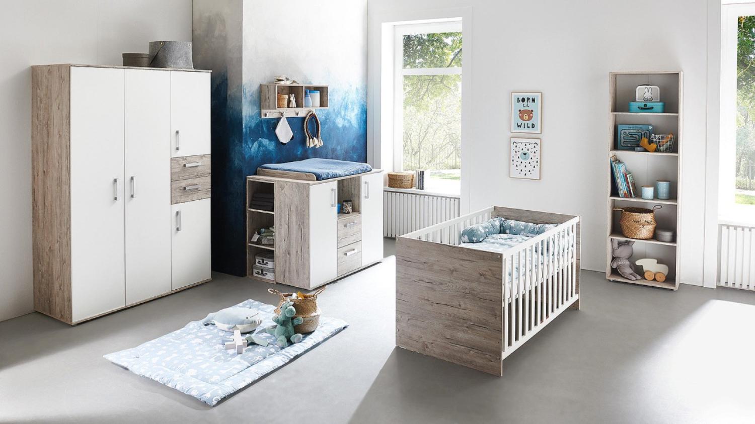 Babyzimmer Bente in Eiche Sand und Weiß 7 teiliges mit Kleiderschrank, Kinderbett Babybett mit Lattenrost und Umbauseiten, Wickelkommode und Regalen - Kinderzimmer Komplett Set von Arthur Berndt - MD110693 Bild 1