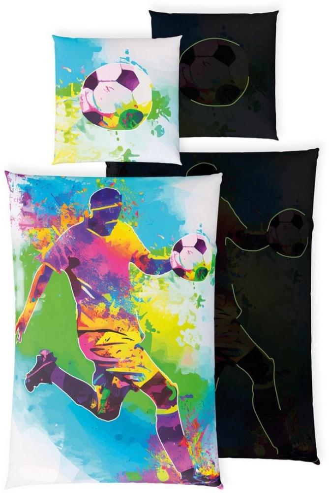 Carpe Sonno Kinderbettwäsche 135x200 +10 SPIELE +KINDERBUCH Baumwoll Bettwäsche Kind Jungen Mädchen, Renforcé, 2 teilig, Coole Fussballbettwäsche Set Sport Soccer Fussball Spieler Bild 1