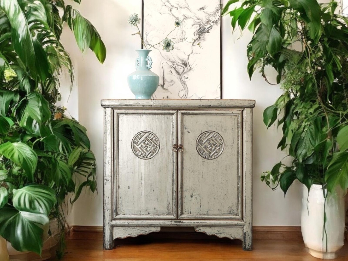 Asiatisches Schränkchen Hellgrau Kommode vintage Sideboard asiatisch Kolonial-Stil Antik-Stil Wandschrank orientalisch Fernost shabby-chic Landhaus Bild 1