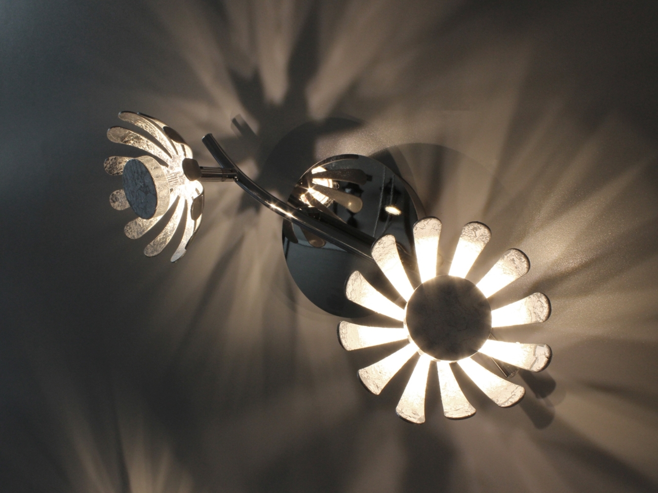 LED Deckenstrahler BLOOM 2-flammig, Metall in Blattsilber, Breite 30cm Bild 1