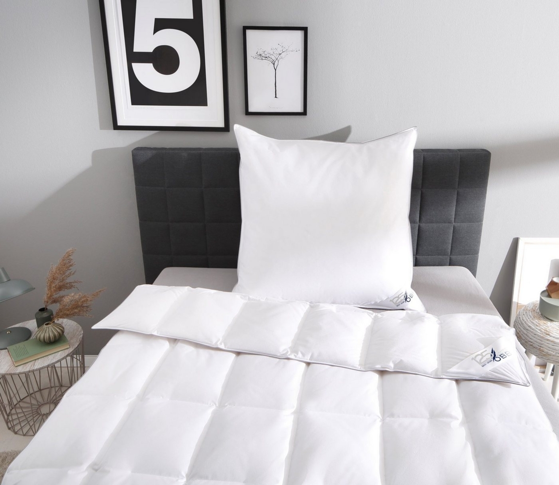 OBB Daunenbettdecke + Kopfkissen Edition 125 Jahre, Bettendeckenset 2teilig, für Sommer oder Winter, Füllung: Bettdecke: 90% Daunen, 10% Federn, Kopfkissen: 90% Federn, 10% Daunen, Bezug: 100% Baumwolle, Decke mit Kissen 135x200 oder 155x220 cm, Made i... Bild 1