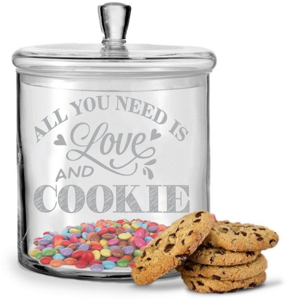 GRAVURZEILE Keksdose mit Gravur - All You Need is Love and Cookie - Keksdose mit Deckel, Glas, Handgefertigte Glasdose mit Deckel für Partner, Freunde & Familie Bild 1