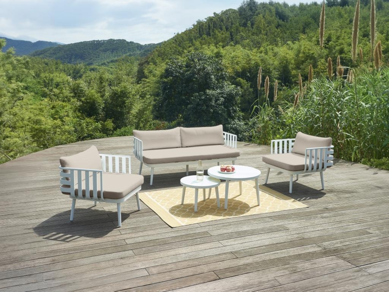 Vente-unique - Garten-Sitzgruppe: Sofa 2-Sitzer, 2 Sessel & 2 Tische - Aluminium - Weiß - KUTO von MYLIA Bild 1