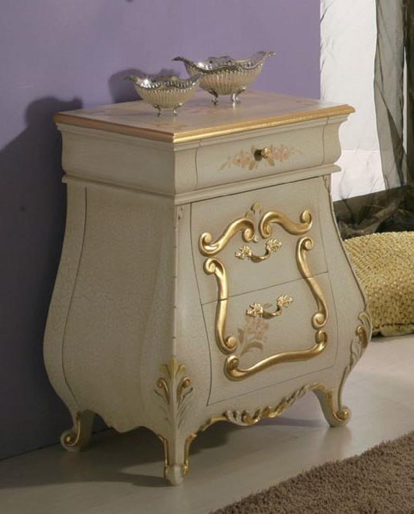 Casa Padrino Luxus Barock Nachtkommode mit 3 Schubladen Creme / Gold - Handgefertigter Barock Nachttisch - Barock Schlafzimmer Möbel - Luxus Möbel in Barockstil - Luxus Qualität - Made in Italy Bild 1