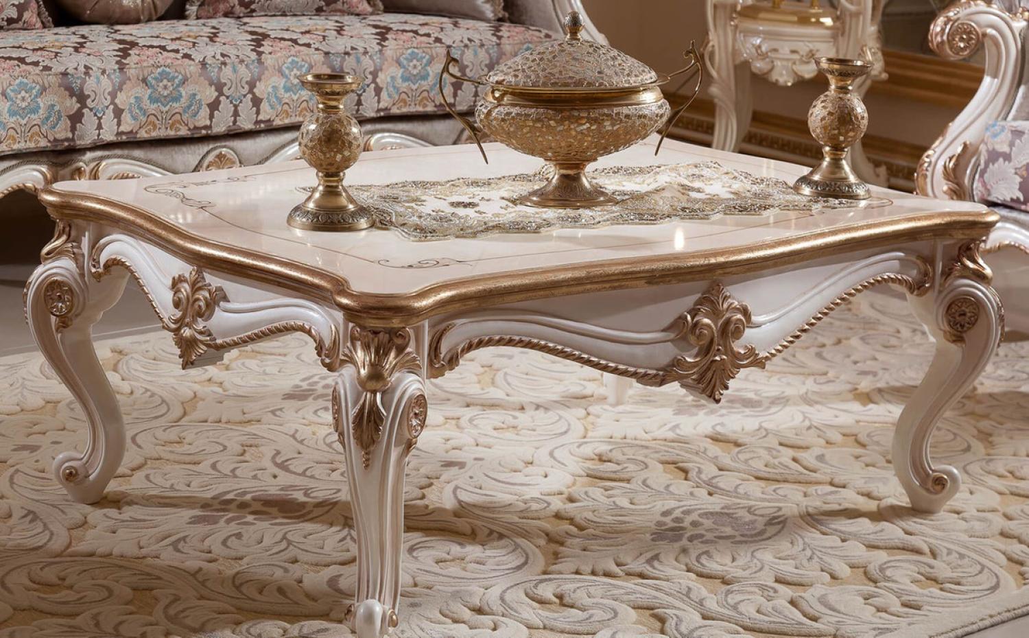 Casa Padrino Luxus Barock Couchtisch Weiß / Beige / Gold - Prunkvoller Wohnzimmertisch im Barockstil - Luxus Wohnzimmer Möbel im Barockstil - Barock Möbel - Barock Wohnzimmer Einrichtung Bild 1