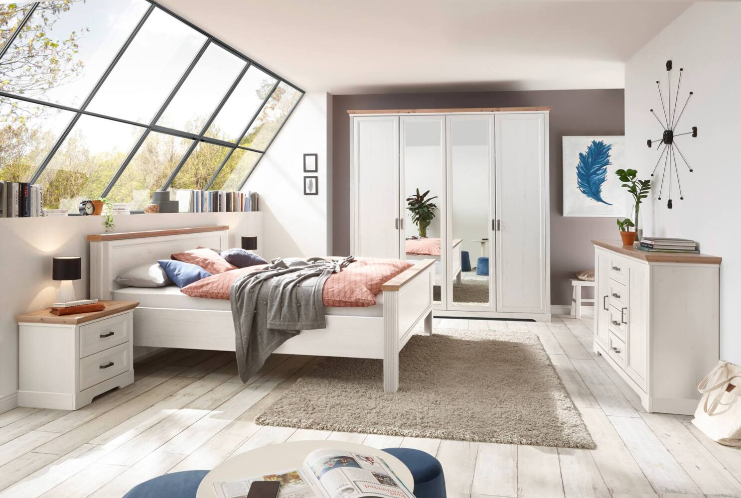 Schlafzimmer JASMIN mit 4-trg. Schrank und Doppelbett Pinie weiß Optik Bild 1