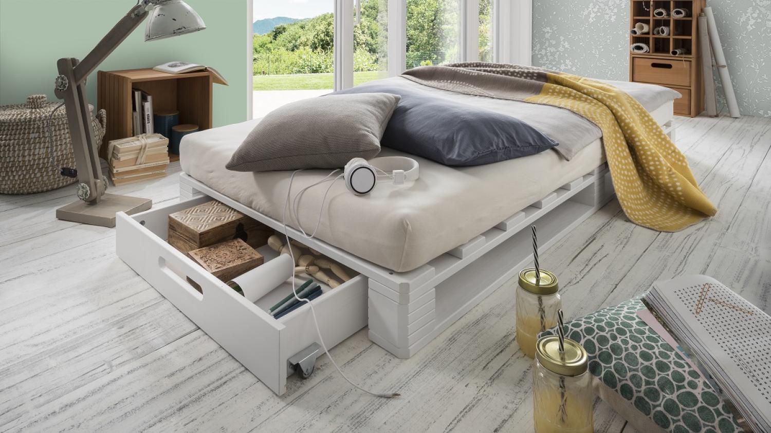 Palettenbett mit Schubkasten 90x200cm 'Finja' Kiefer massiv weiß Bild 1