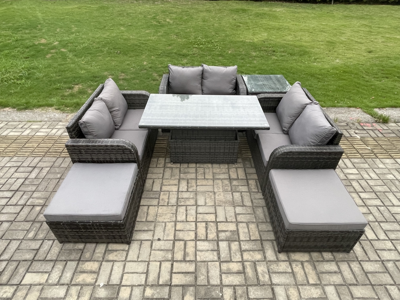 Fimous Rattan Garten Möbel Set Patio Einstellbarer Aufsteigenderr Esstisch mit Beistelltisch 2 Großer Fußhocker Bild 1