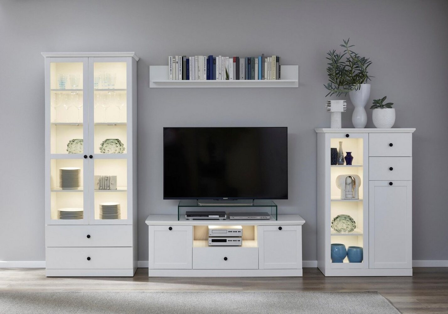 Home affaire Wohnwand Örebro, (Set, 4-St), zeitloser Landhausstil, mit Vollauszug, Beleuchtung optional Bild 1