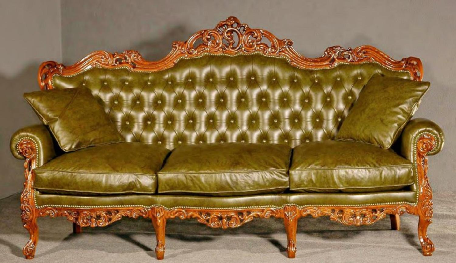 Casa Padrino Luxus Barock Leder Sofa Grün / Braun - Prunkvolles Wohnzimmer Sofa mit hochwertigem Echtleder - Barock Wohnzimmer & Hotel Möbel - Luxus Qualität - Made in Italy Bild 1