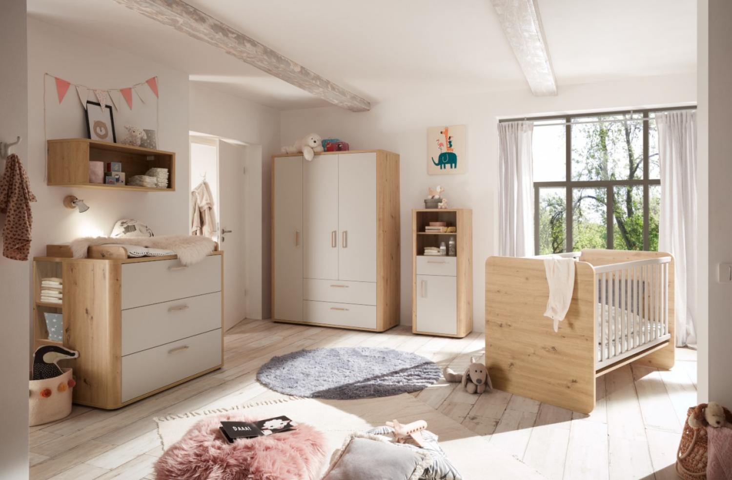 Babyzimmer Lilly 7 teilig in Asteiche und Kreidegrau matt Lack mit Kleiderschrank, Babybett mit Lattenrost und Umbauseiten, Wickelkommode mit Seitenregal, Beistellschrank und Wandregal - Kinderzimmer komplett Set von Mäusbacher - MD110946 Bild 1