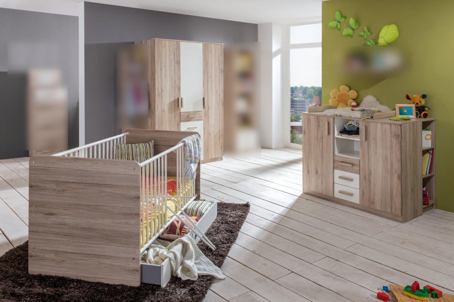 Babyzimmer Cariba 7 teilige in Eiche San Remo und Weiß Kleiderschrank, Kinderbett Bett mit Lattenrost und Umbauseiten, Bettschubkasten, Wickelkommode und Seitenregal - Kinderzimmer komplett Set von Wimex - MD110681 Bild 1