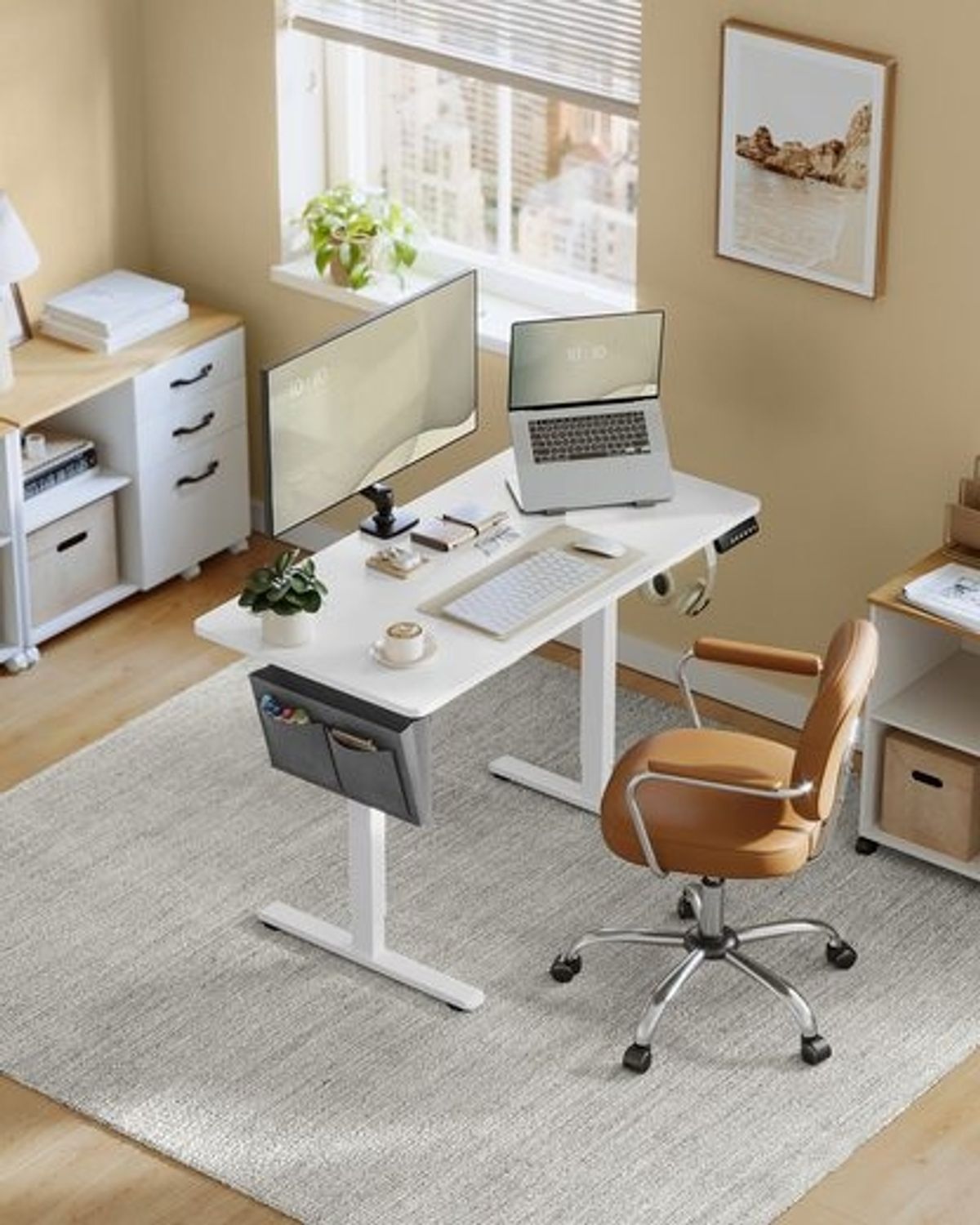 Songmics Höhenverstellbarer Schreibtisch elektrisch, 60x120 x (72-120) cm, Verstellbarer Tisch, Memory-Funktion für 4 Höhen, für Homeoffice, Arbeitszimmer, wolkenweiß Bild 1