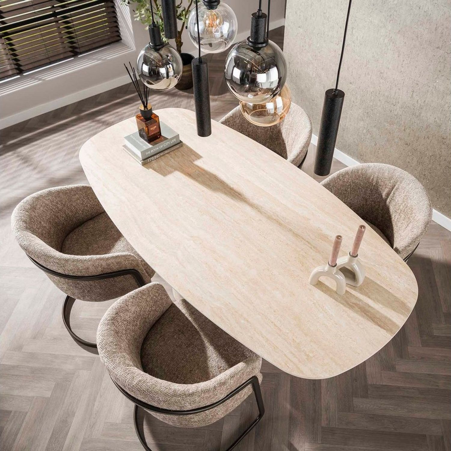 LEVEN Lifestyle Esstisch Ovaler Esstisch TRAVENTO Travertinoptik 180 cm Keramik, Keramik-Tischplatte in Travertinoptik Bild 1