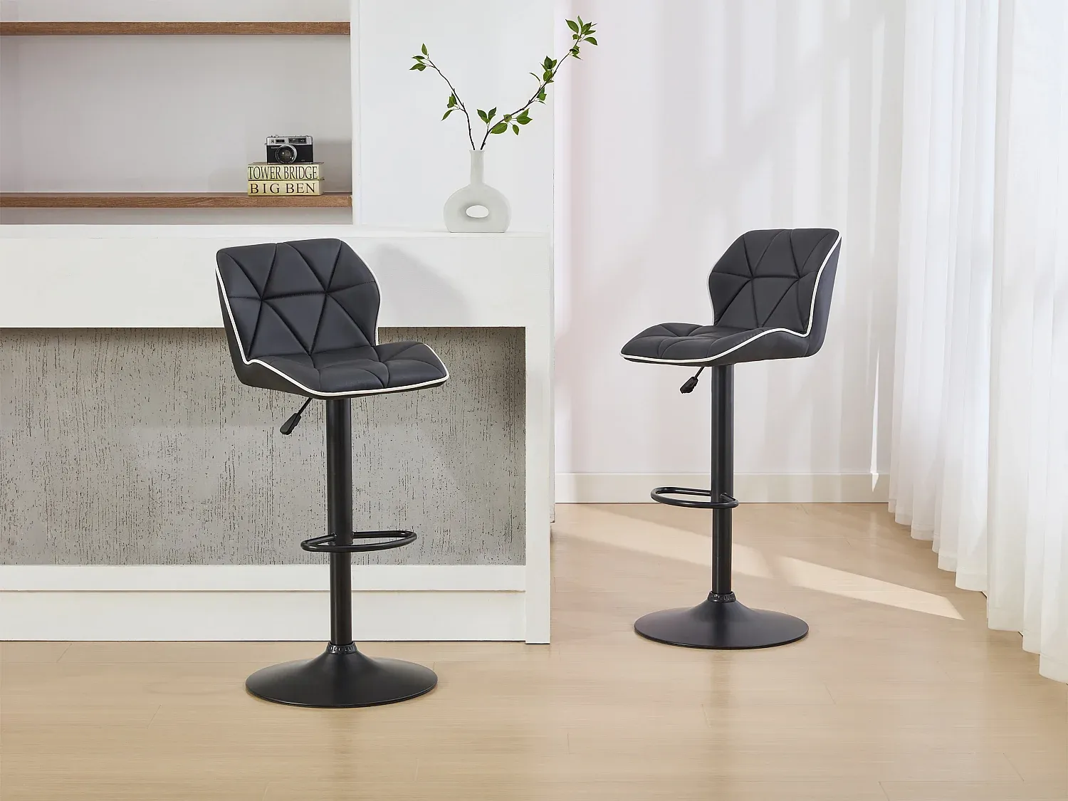 Vente-unique - Barhocker 2er-Set höhenverstellbar - Kunstleder & Stahl - Schwarz - CALVIN Bild 1