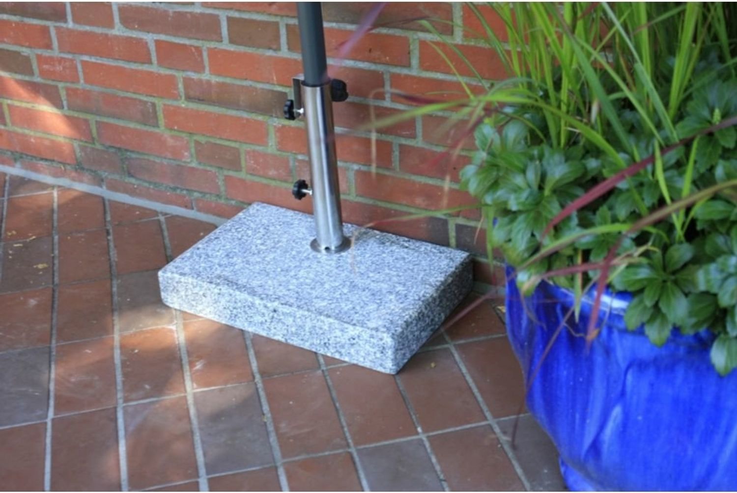 Balkon-Schirmständer 25kg, rechteckig Granit / Edelstahl, für Ø25-40 mm Rohre Bild 1