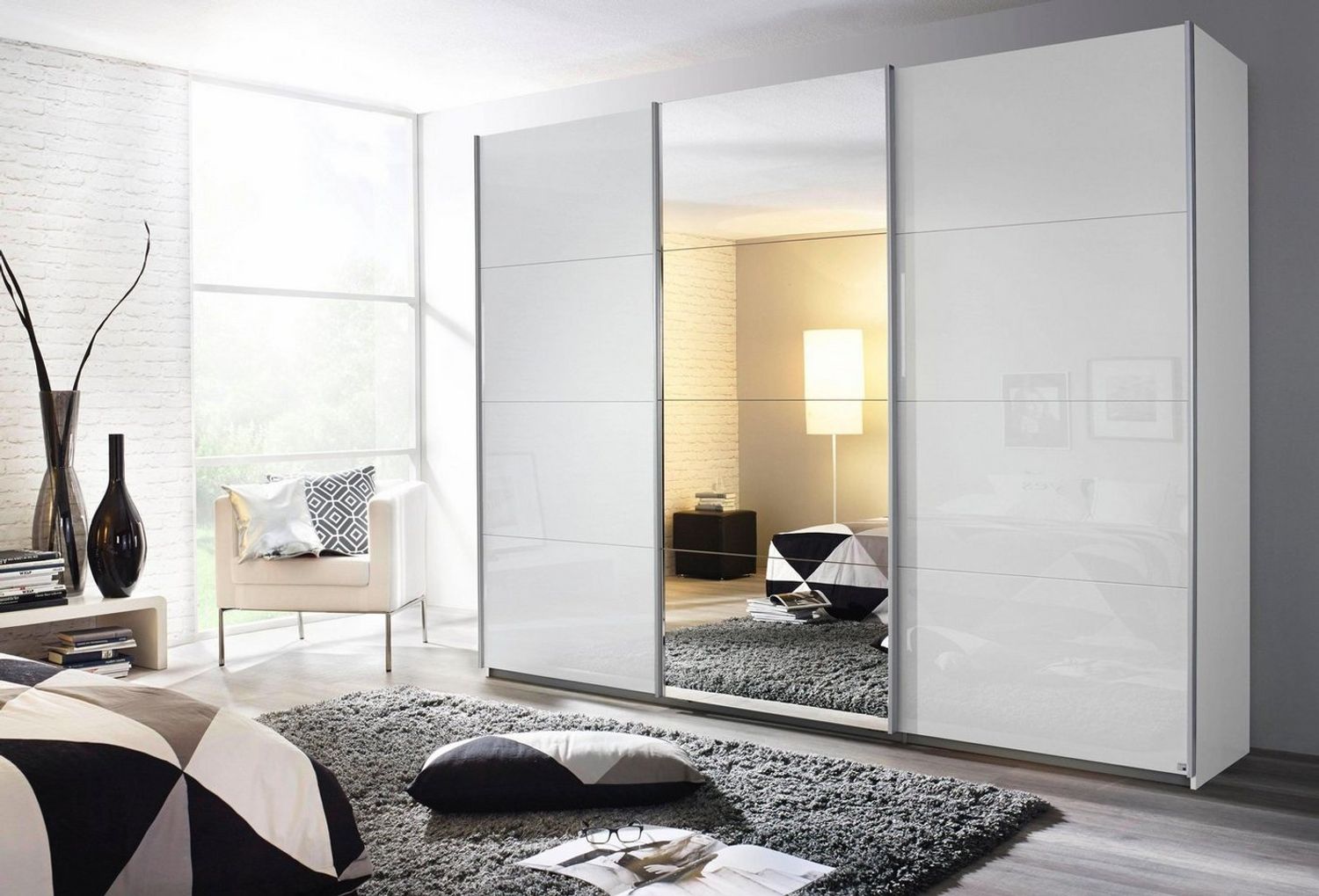 rauch Schwebetürenschrank Kulmbach inkl. Schubkasteneinsatz und Einlegeböden Bild 1