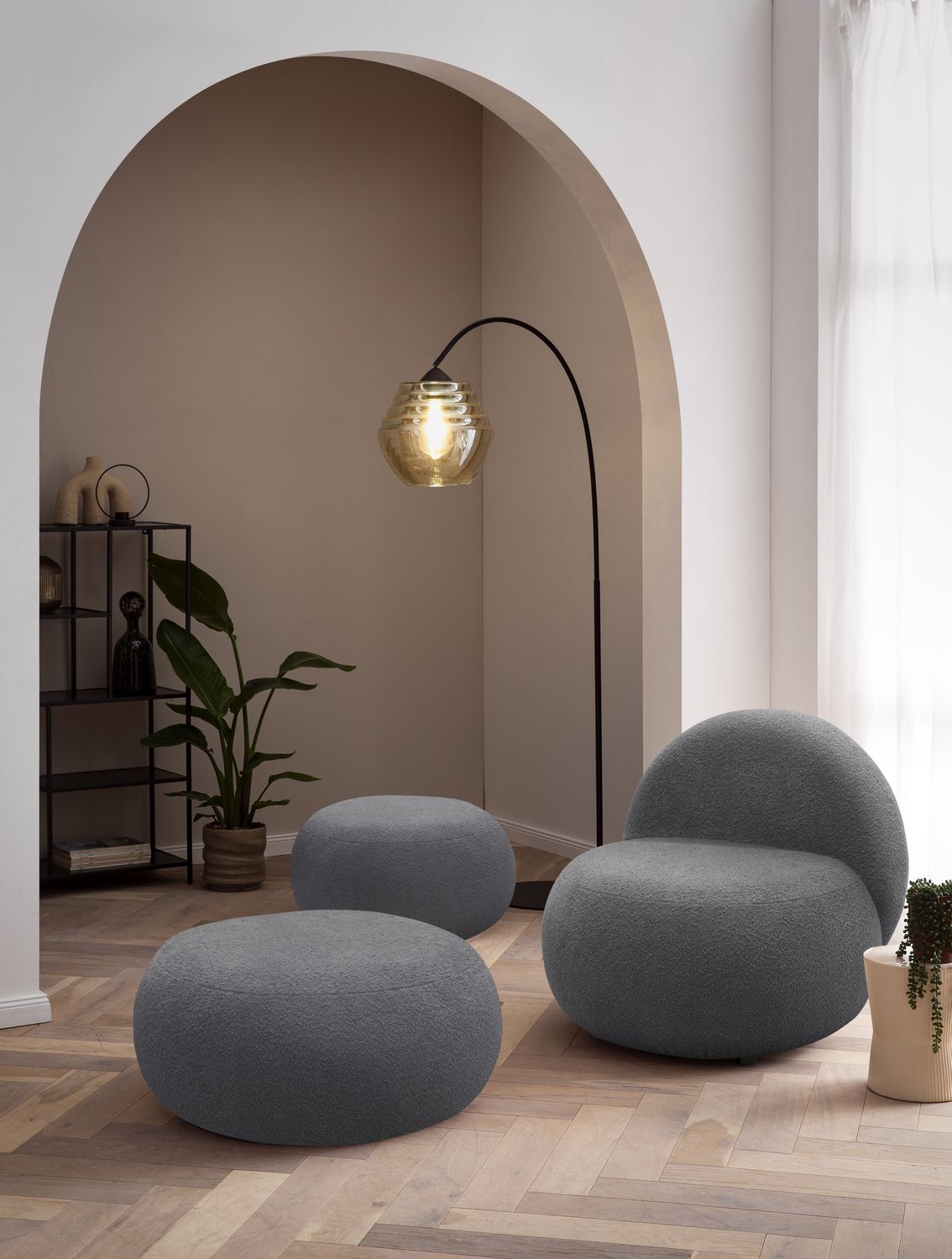 DOMO. collection Sessel 700 016, Polstersessel, rund, gepolsterte Rückenlehne, Füße mit Filzgleitern, Armsessel, Polsterganitur, 73 x 75 x 76 cm (BxTxH), grau Bild 1