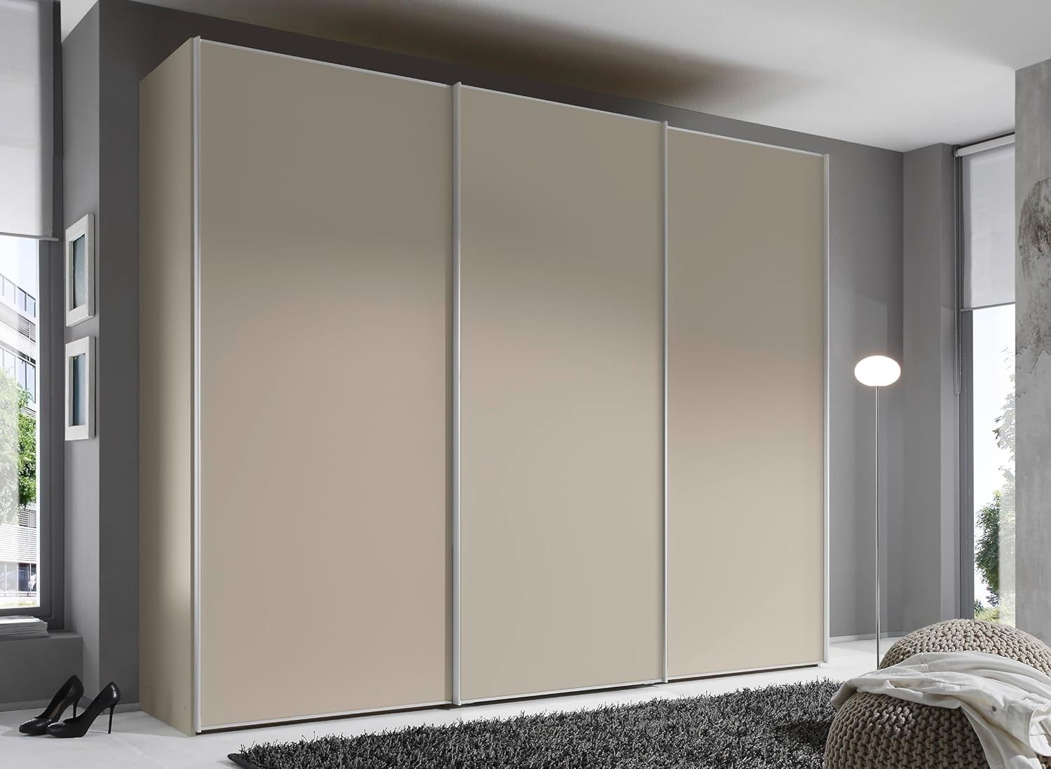 Staud Schwebetürenschrank, Holzwerkstoff, Sand, 222cm / 298cm / 68 cm (H/B/T) Bild 1