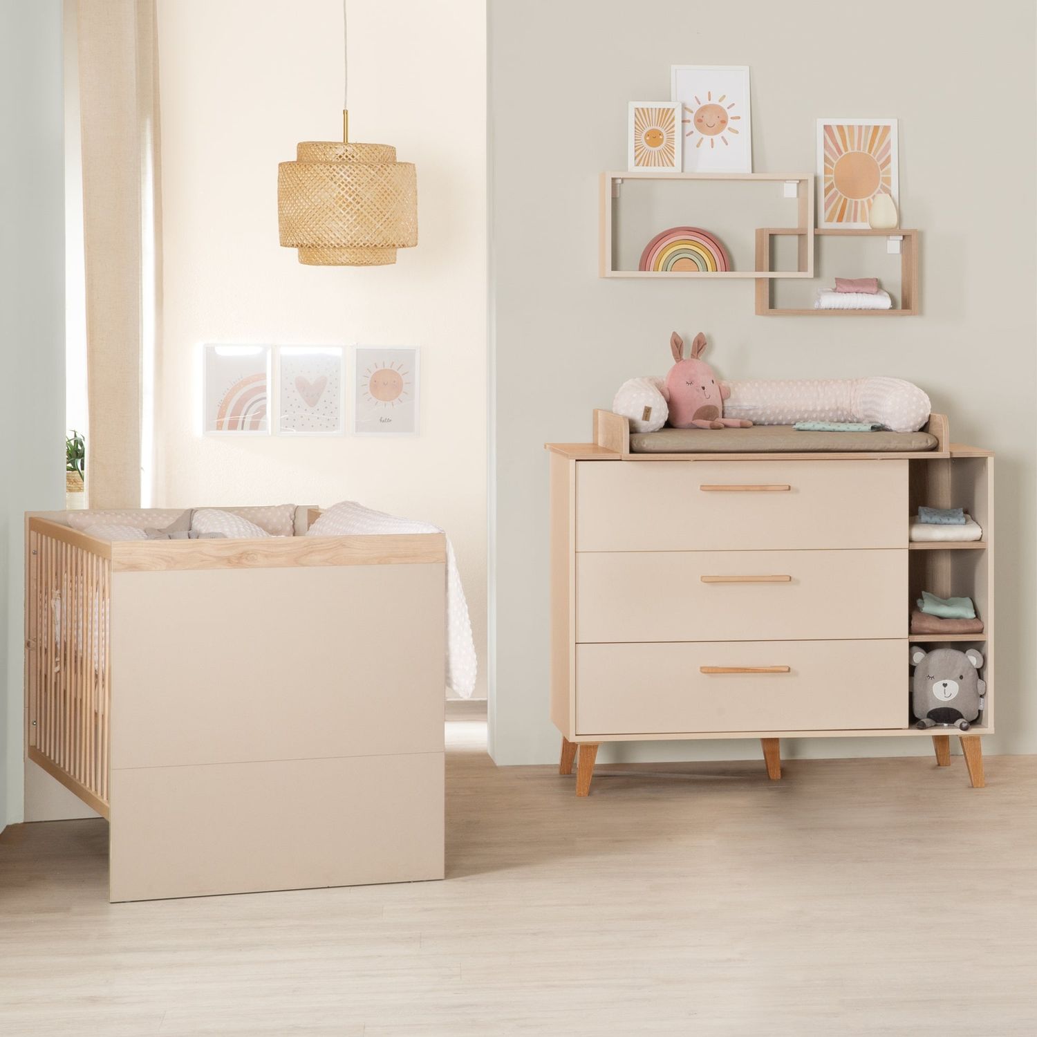 roba Babyzimmer Set Jil - 2-teiliges Set mit Kombi-Kinderbett 70x140cm + Wickelkommode mit abnehmbarem Wickelaufsatz - Cashmere / Holzdekor Chestnut Bild 1