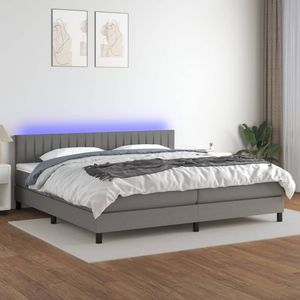 Stoff (100% Polyester), Sperrholz, Holzwerkstoff, massives Lärchenholz