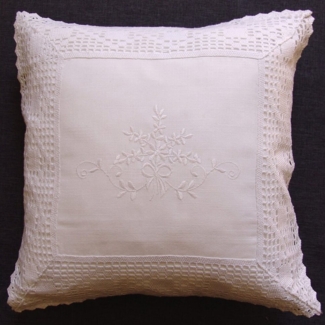 matches21 HOME & HOBBY Kissenbezüge Kissen-Bezug Landhaus Blumen Spitze floral 40x40cm, (1 Stück), Wohnzimmer Kissen-Hülle als Deko-Kissen Zier-Kissen Sofa-Kissen