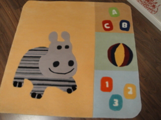 Kinderteppich- Nilpferd 120x120 cm Gustav und seine Freunde