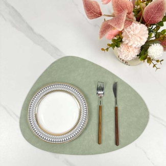 ABC 6-teiliges Set runder Tischsets aus PVC-Leder, doppelseitig, wasserdicht, abwaschbar, rutschfest, hitzebeständig, grün und elfenbein