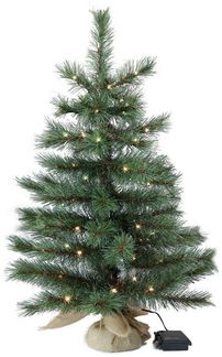 Gartenpirat Künstlicher Weihnachtsbaum mit Drahtlichterkette LED´s warmweiß Kiefer Christbaum, Kiefern ähnlich, Jutesack ummantelter Baumständer, integrierte LED-Drahtlichterkette