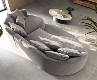 delife 'Edina' Sofa mit Kissen, Bouclé silbergrau, 65 x 166 x 328 cm