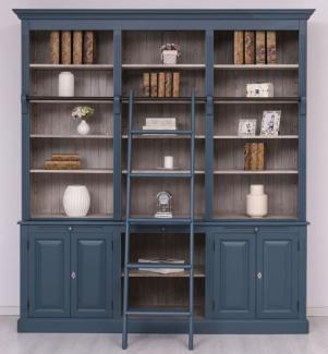 Casa Padrino Landhausstil Bücherschrank mit Leiter Blau / Grau 229 x 51 x H. 244 cm - Massivholz Schrank - Wohnzimmerschrank - Regalschrank - Büroschrank - Landhausstil Möbel