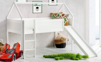 Homeline Hochbett Hochbett Kinderbett mit rutsche hausbett Spielbett Kiefer Massiv Weiß (3-St)