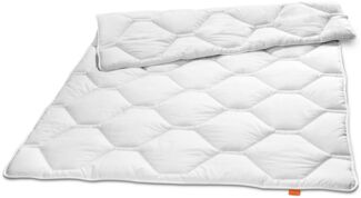 sleepling Microfaserbettdecke Komfort 100, Füllung: Hohlfasern, Bezug: 100 % Polyester, in 135x200 cm, 155x220 cm und Weitere, Allergiker geeignet, Made in EU