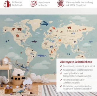 Bilderdepot24 Kindertapete Karte Tiere Welt Kinder Retro Vintage Weltkarten Tiere blau modern, Glatt, Matt, (Vliestapete inkl. Kleister oder selbstklebend), Mädchenzimmer Jungenzimmer Babyzimmer Bildtapete Fototapete Wandtapete