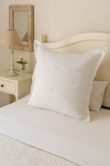 HOSSNER - HOMECOLLECTION Kissenhülle 10045, (1 Stück), Paradekissen echte Spitze Handarbeit Vintage Landhaus 80x80 cm