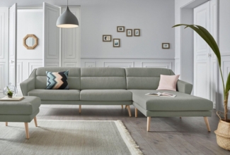 andas Ecksofa Bille L-Form, mit Naht im Rückenkissen und Beinen aus Eichenholz