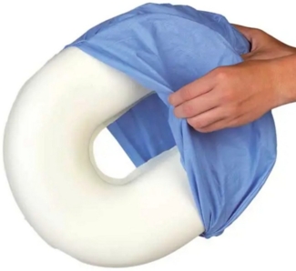 DocMed Sitzkissen Ovales Schaumkissen mit Aussparung offener Mitte, Hilft bei Hämorrhoiden, Steißbeinverletzungen Druckentlastung