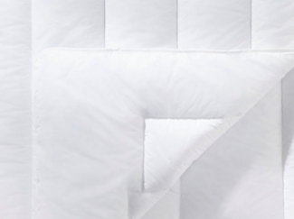 Schlafgut Microfaserbettdecke Premium, Bettdecke, 135x200, 155x220 cm und weitere Größen, Sommer oder Winter