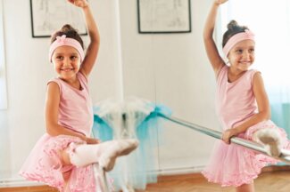 MySpiegel. de Wandspiegel Spiegelwand Für Fitness Und Ballett Glas mit Splitterschutzfolie